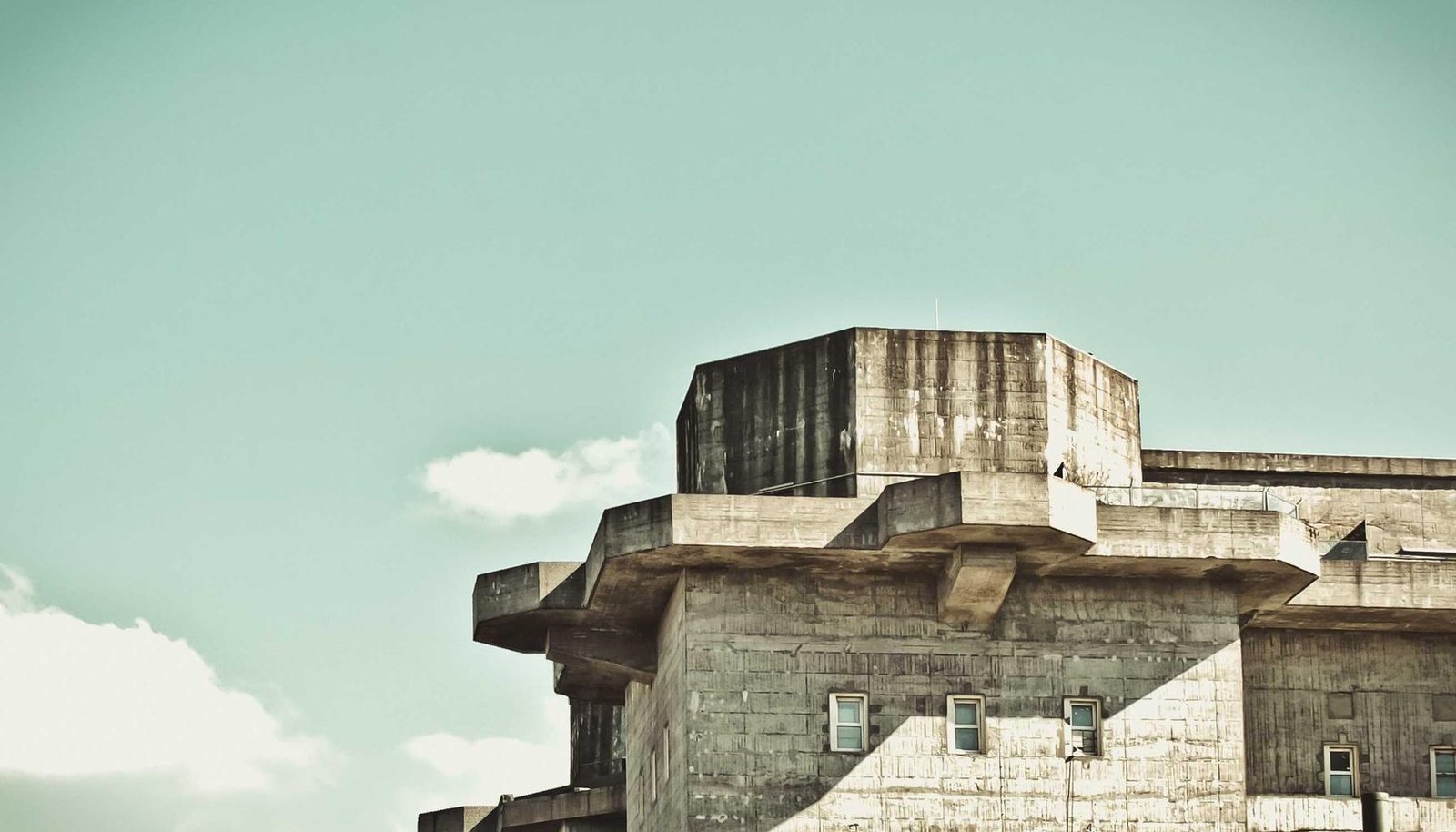 صورة توضيحية: 7 أسباب وحلول لسخونة زائدة في جوال هواوي