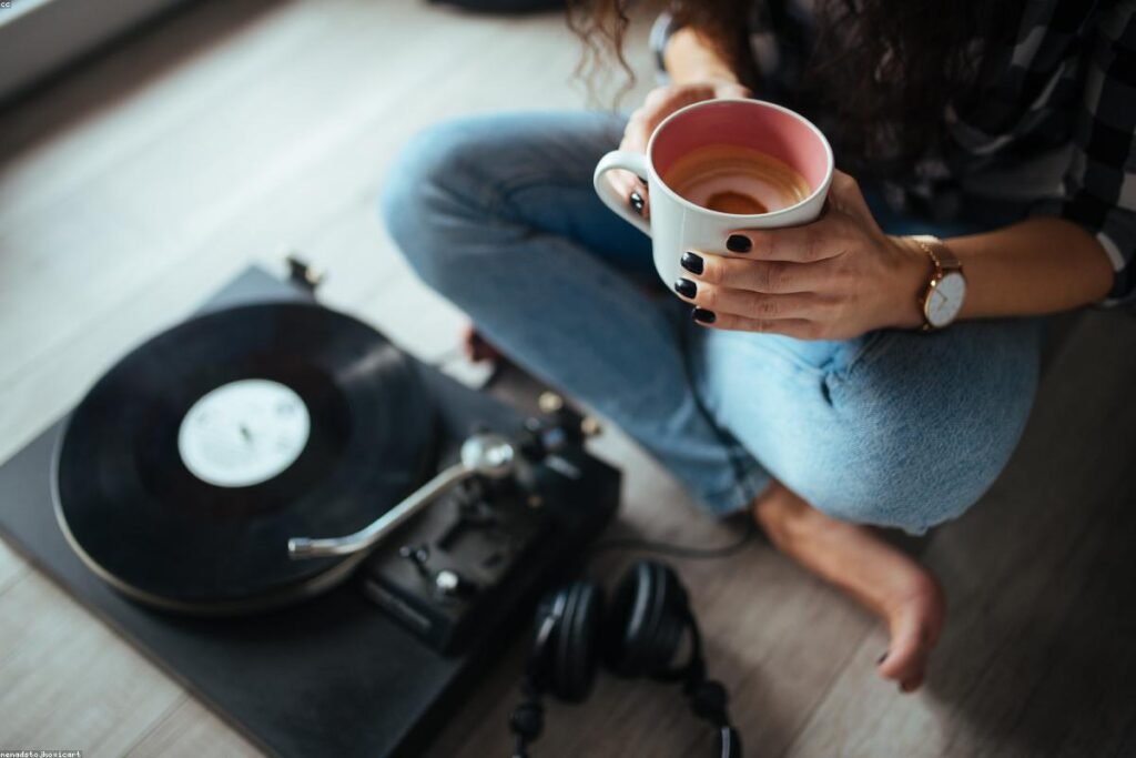 صورة headphones wireless audio - دليل شامل