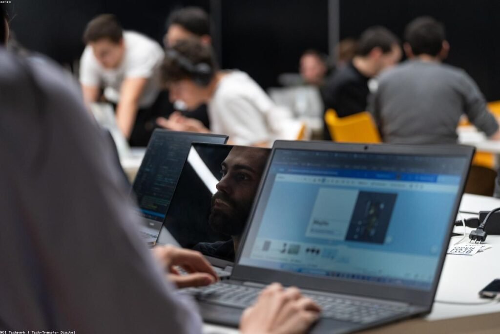 صورة monitor screen - دليل شامل