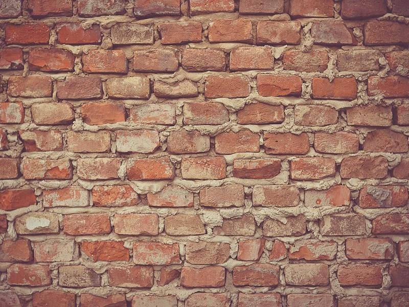 رائحة كريهة من الغسالة بعد الغسيل — عفن أم بقايا منظف أم صرف؟